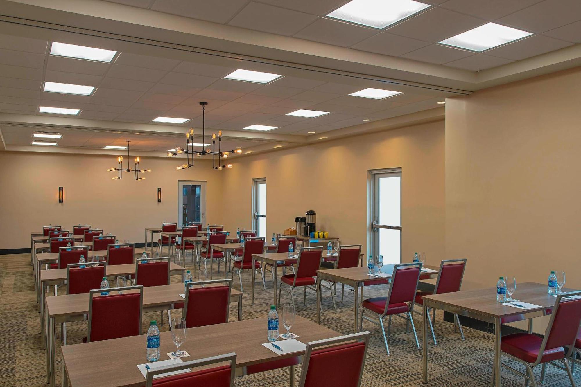 Four Points By Sheraton Мидланд Екстериор снимка