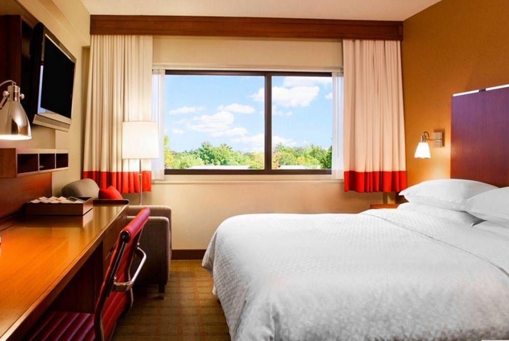Four Points By Sheraton Мидланд Екстериор снимка